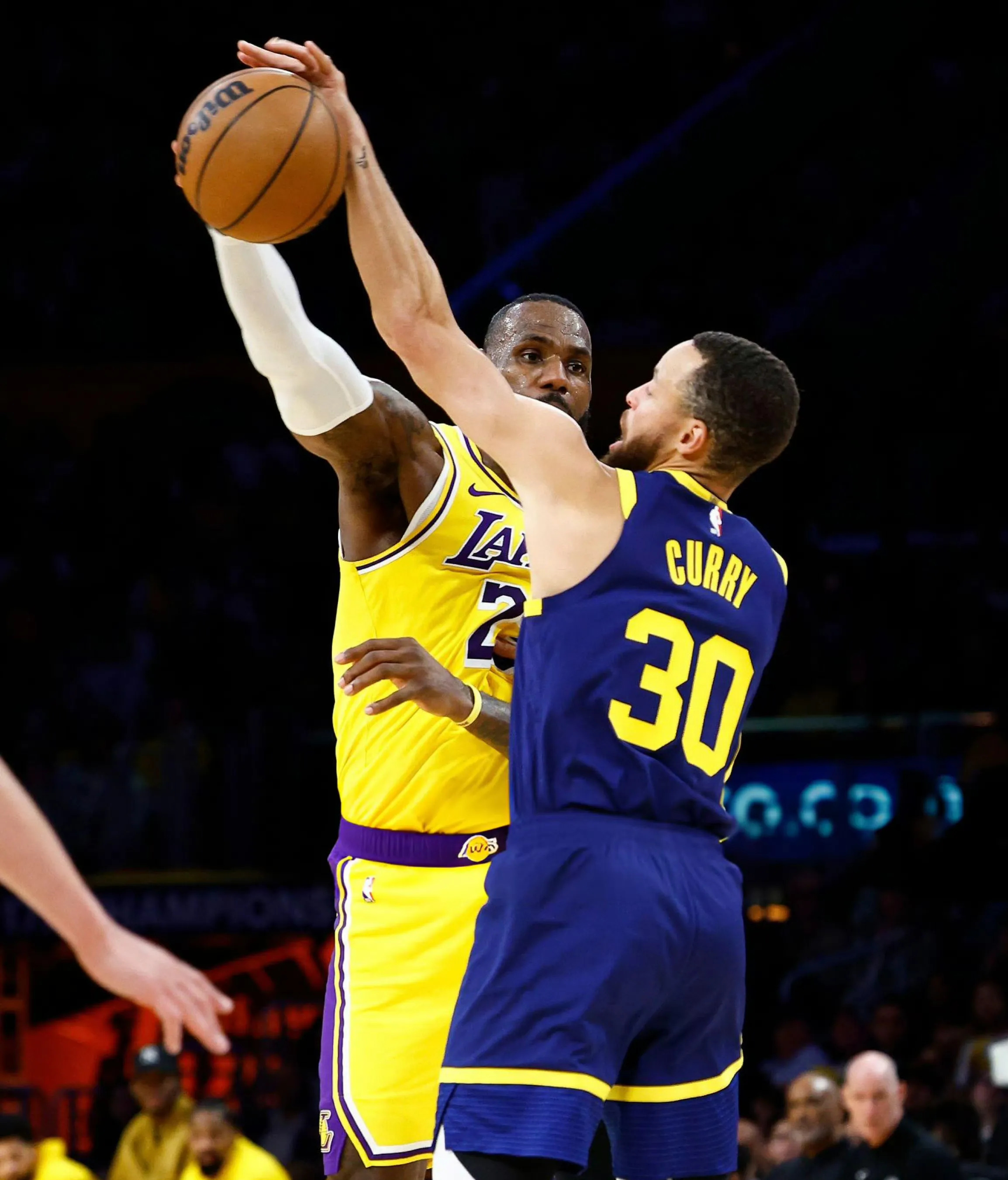 开云手机版-勇士刷新世界纪录，湖人教练激动落泪！的简单介绍