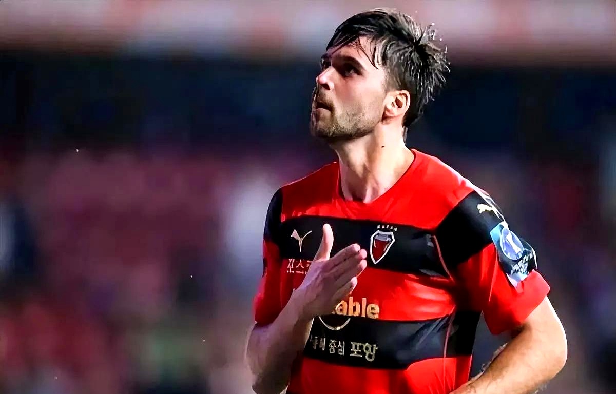 开云官方平台-利物浦观众热烈欢呼！，库里迎来三赛季出色发挥比赛高潮迭起的简单介绍