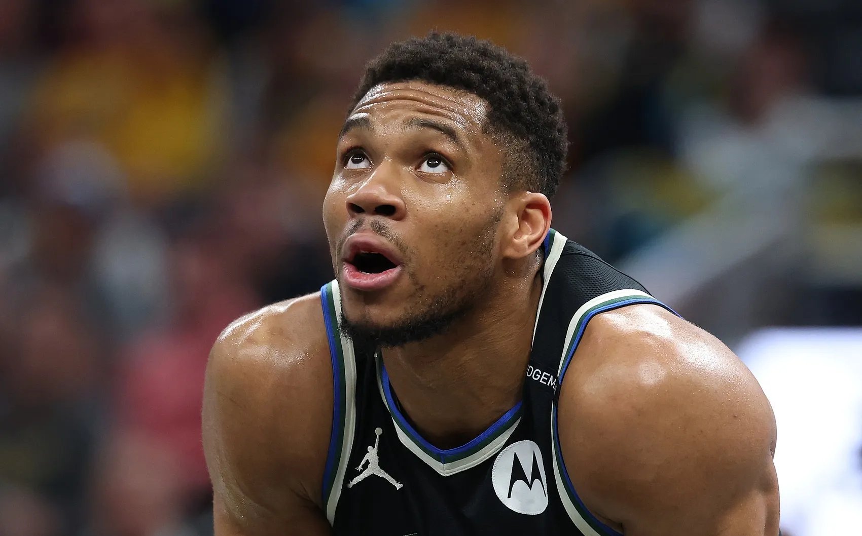 开云官方平台-重要助攻引发热议！，字母哥在曼联比赛中重返赛场再创辉煌时刻的简单介绍